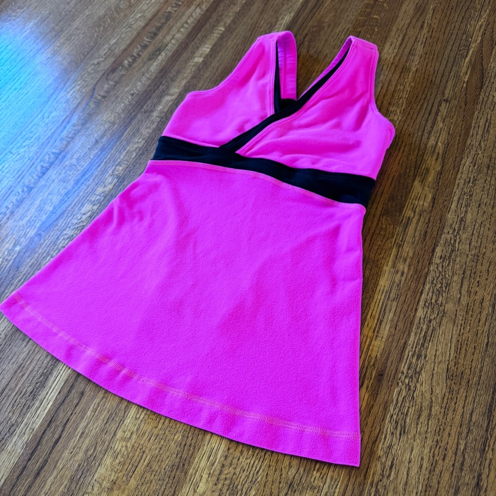 LULULEMON Athletica Deep V Athletic Tank Activewear Size 4, hot pink/black